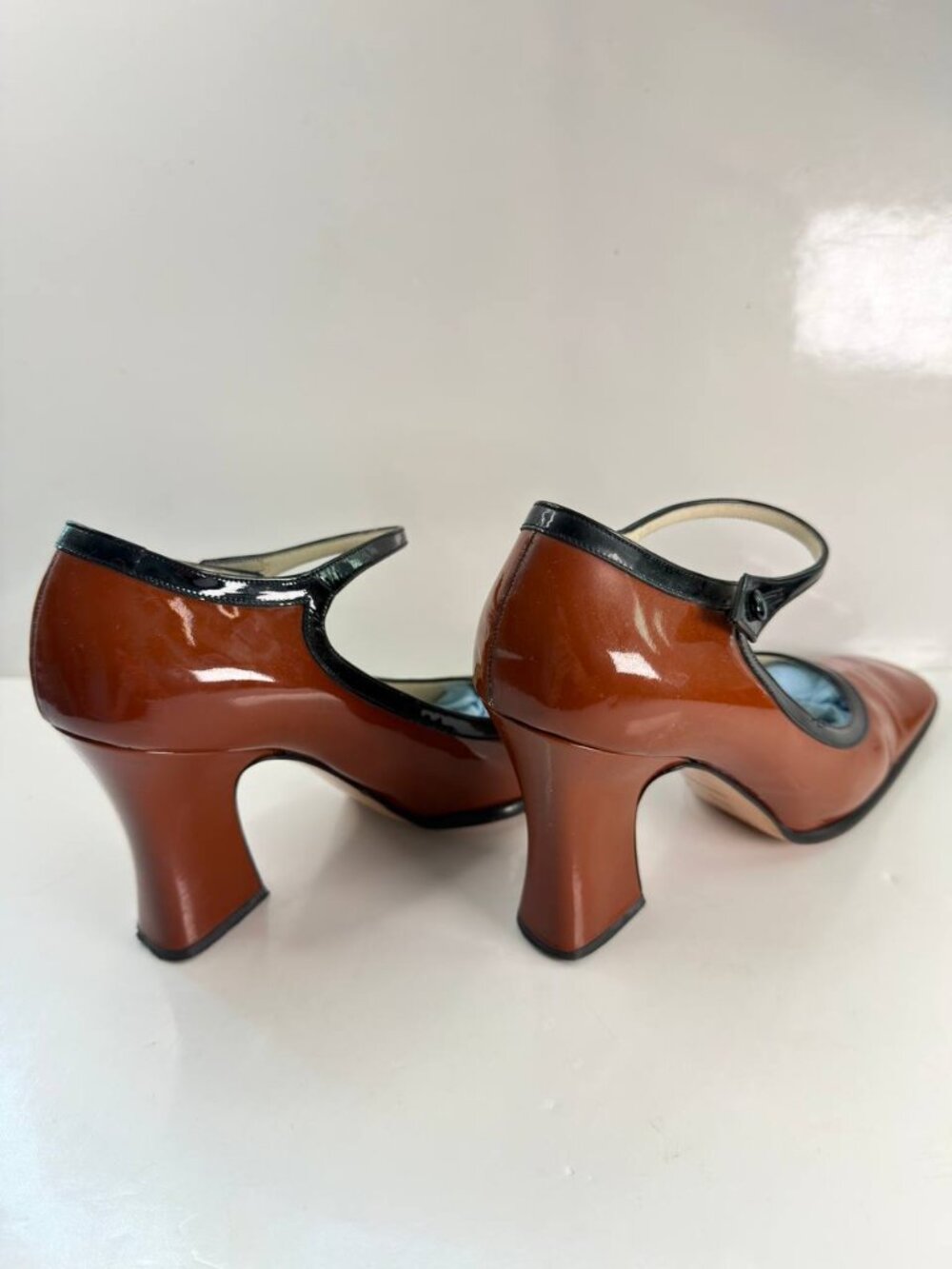 Prada Vintage Patent Leather Mary Jane Heels –  Size EU 38.5 (US 8.5) - Picture 12 of 16